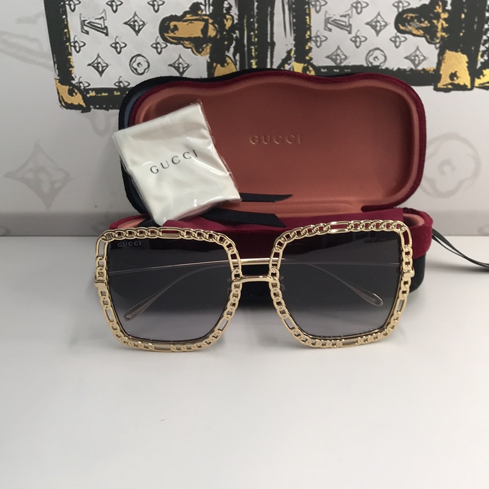 New Authentic Gucci Sunglasses Women's GG1033S 002 Gold Necklace Chain 57-21-215 - Picture 13 of 17